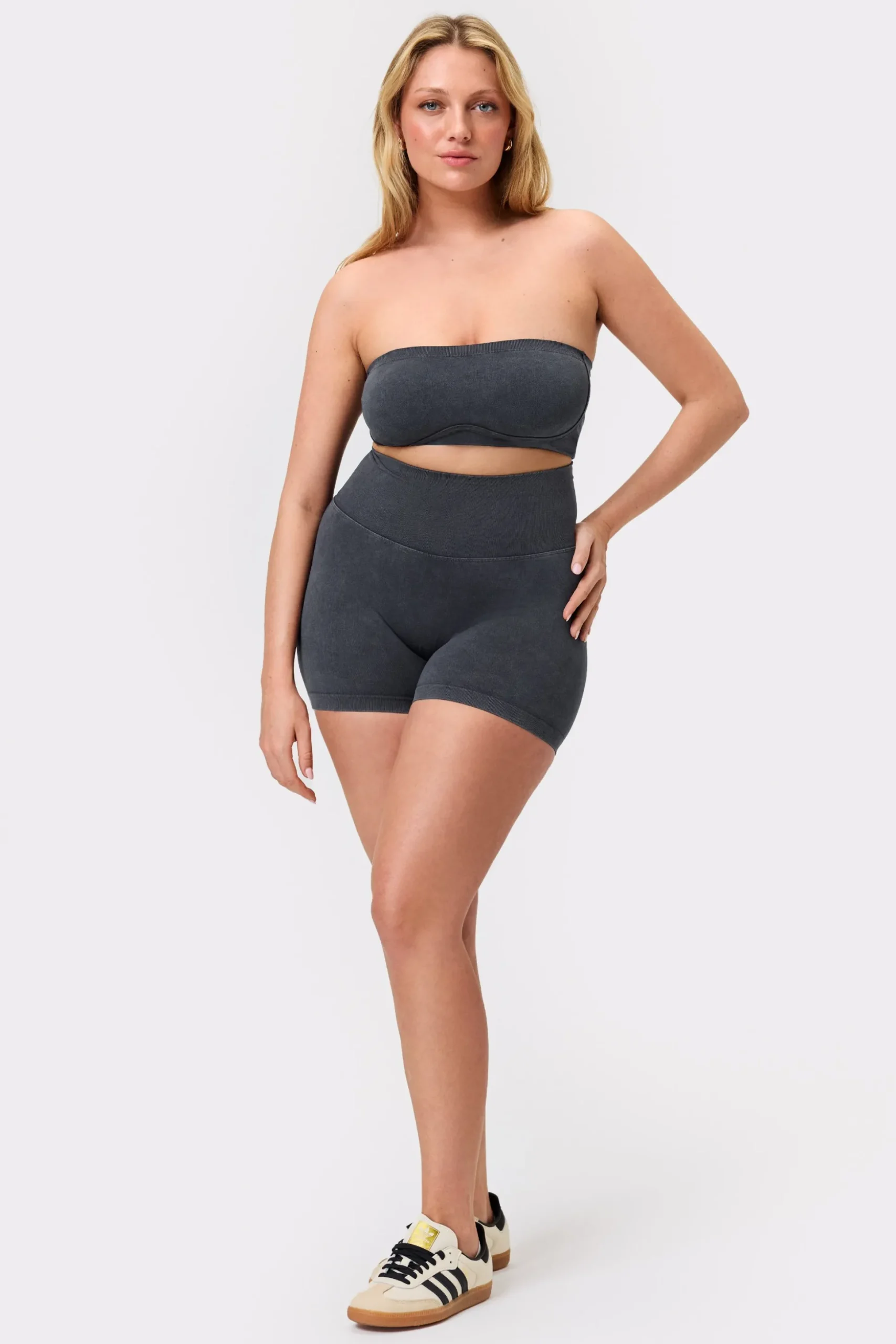 Contouring Seamless Bandeau