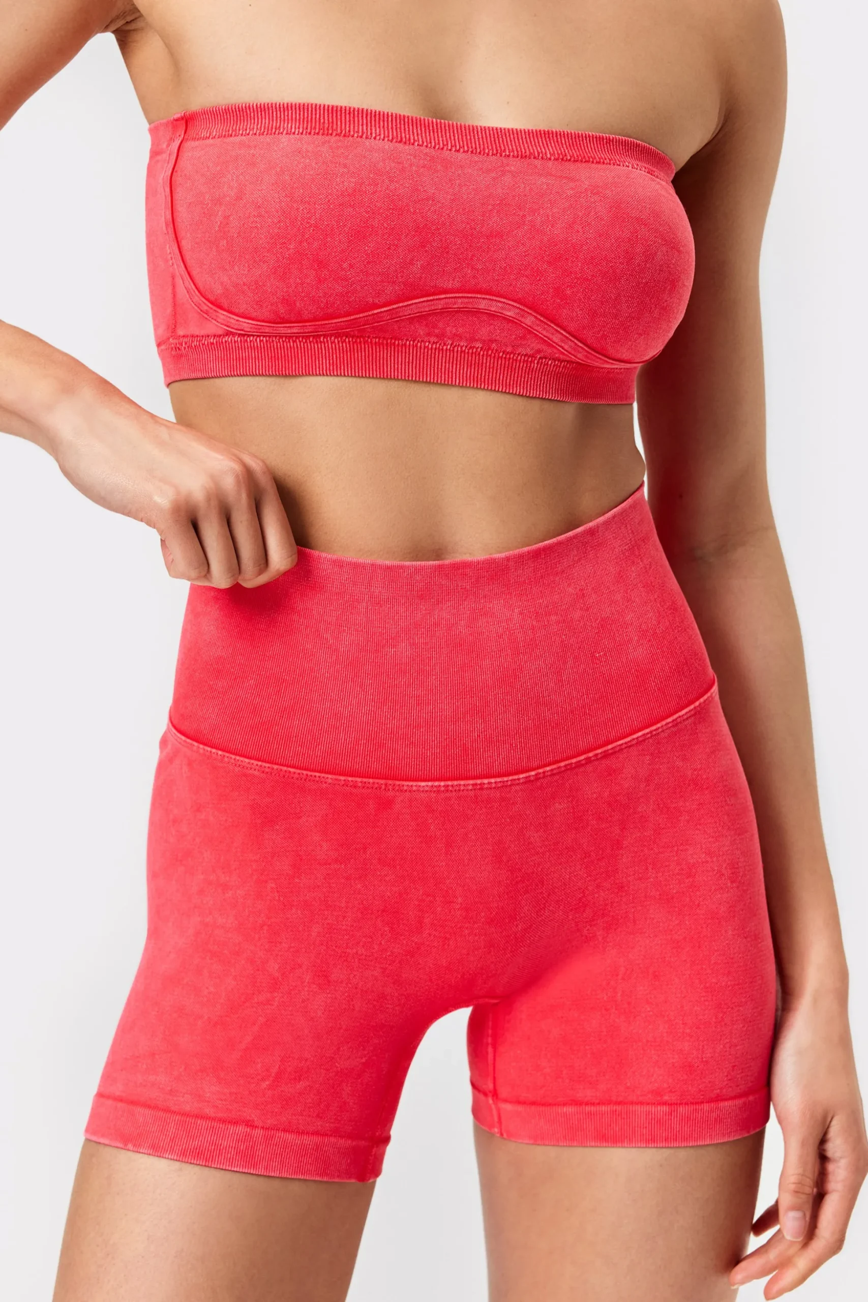 Contouring Seamless Bandeau