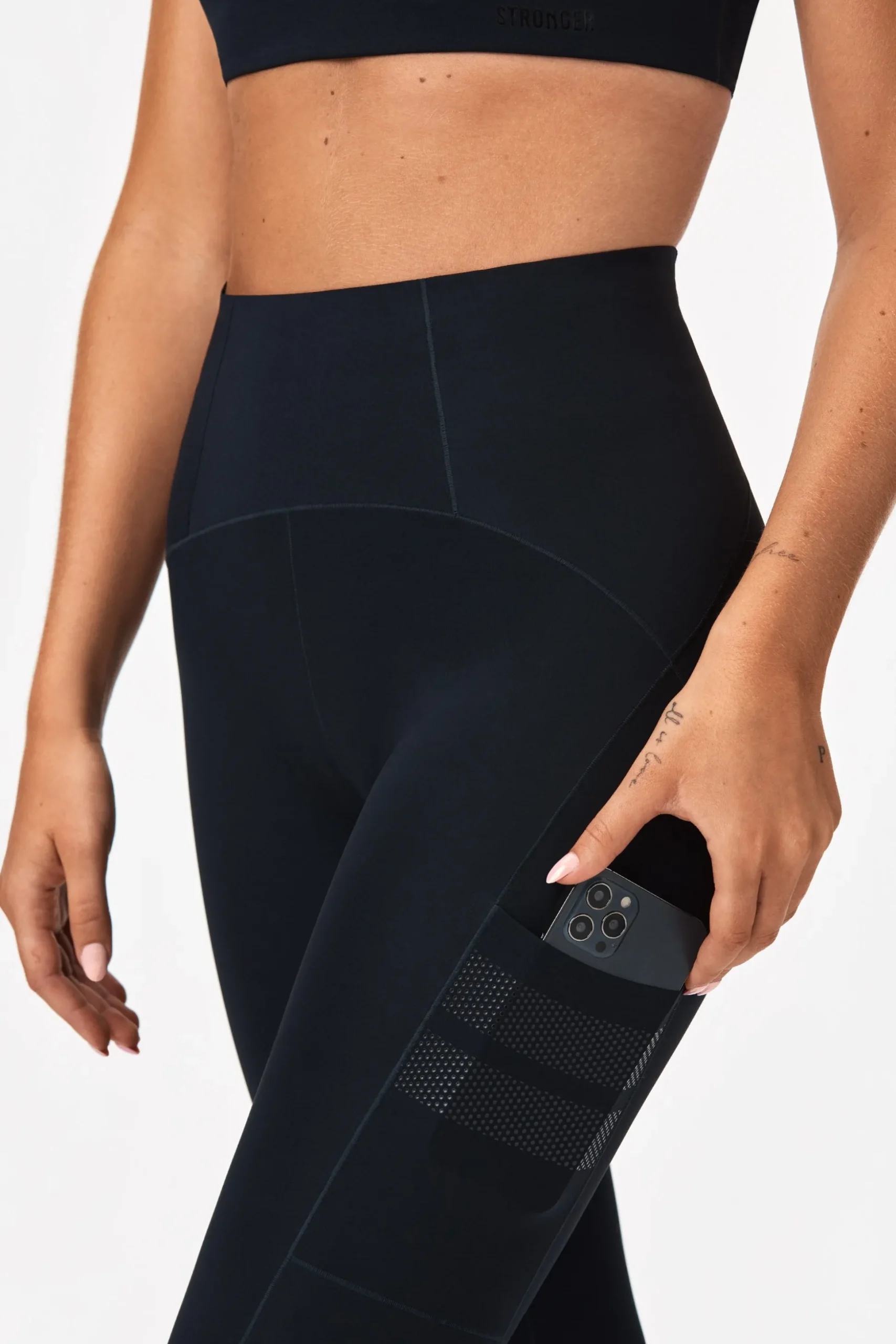 Sleek Pocket Tights