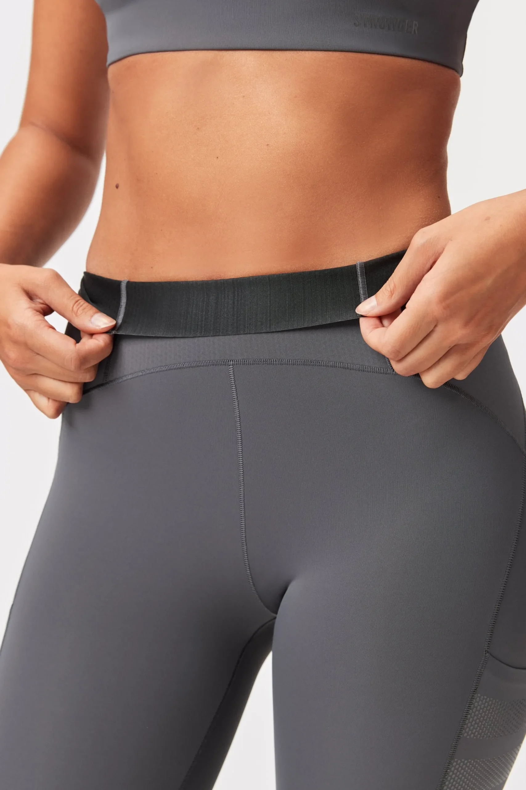 Sleek Pocket Tights